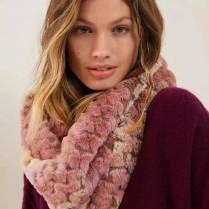 NWT Anthropologie Faux Fur Pink Remi Scarf